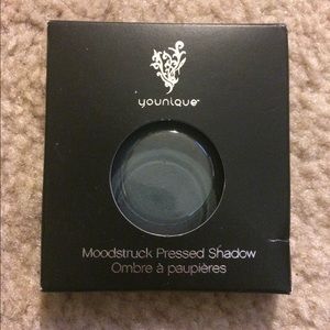 Younique Pressed Shadow Single “CYNICAL”